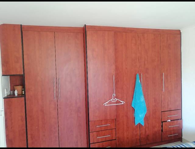 2 bed property to rent in MONDEOR